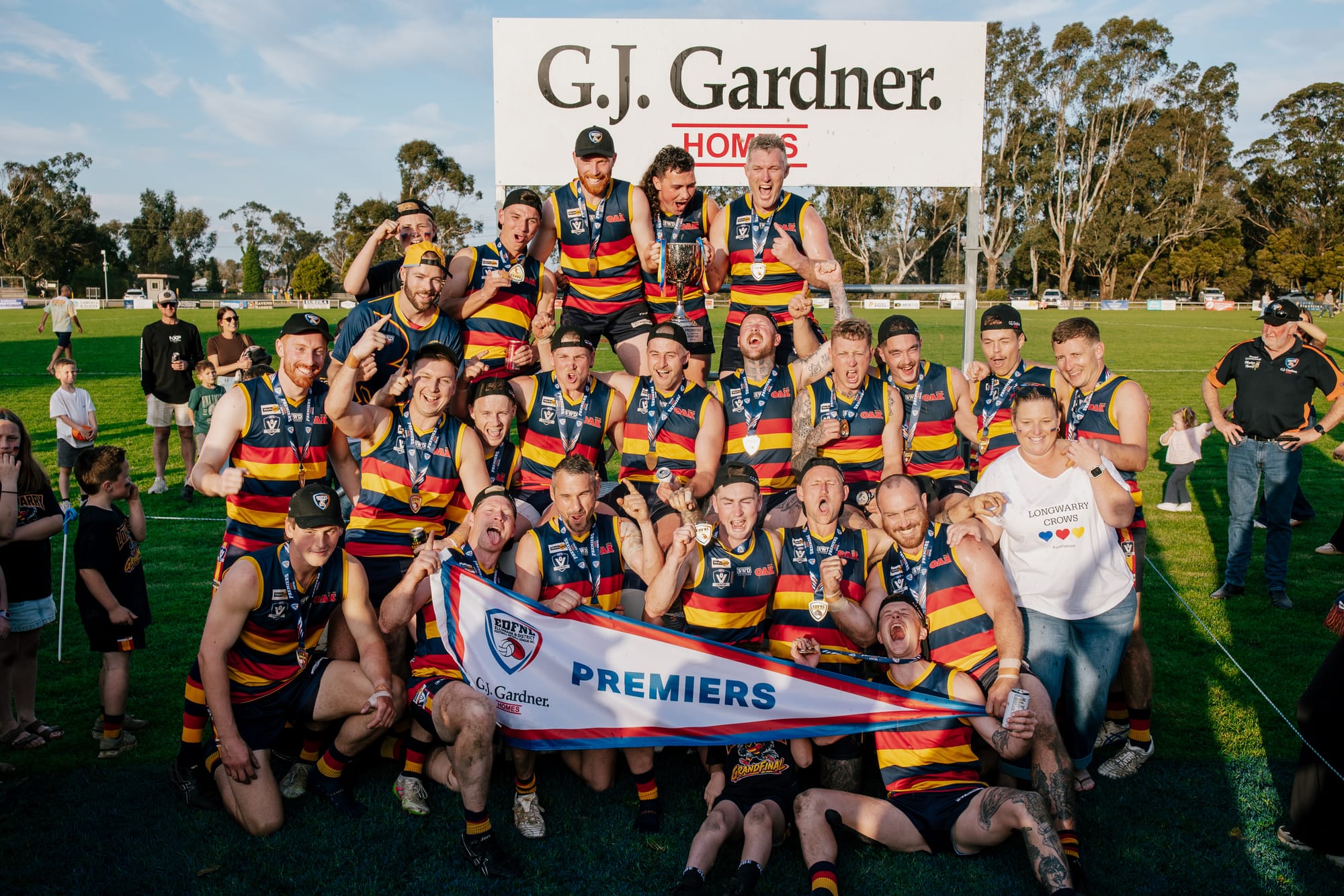 Crows soar to senior flag