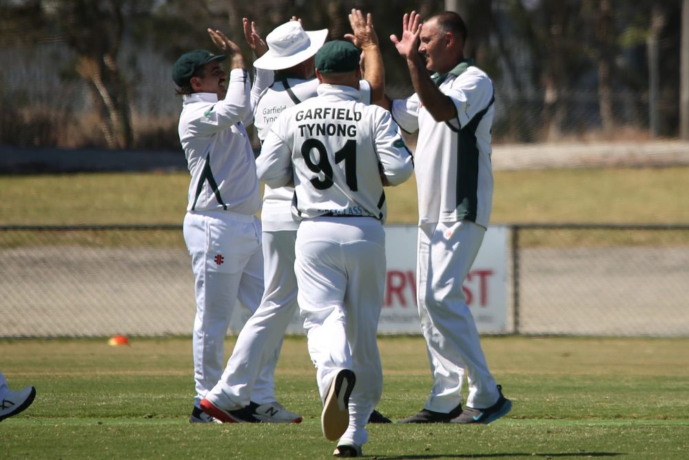 Titans topple wobbly Warriors in division four post image