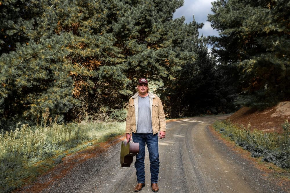 Local star takes on Tamworth post image