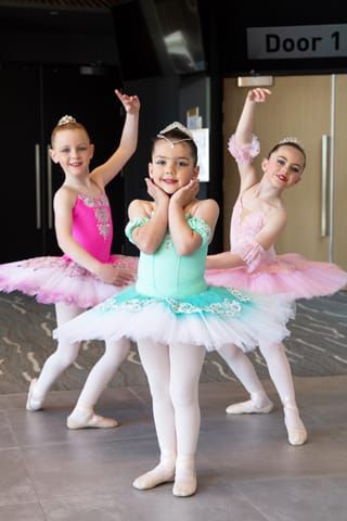 Dance festival in 30th year post image