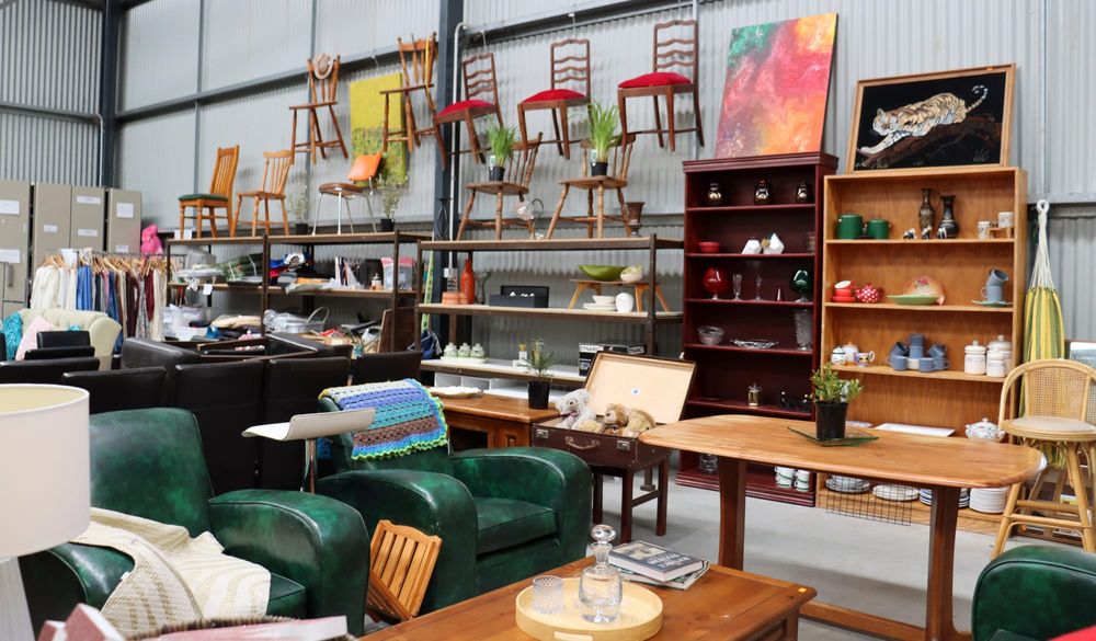 Vintage Vibes offers "thrift with a twist" post image