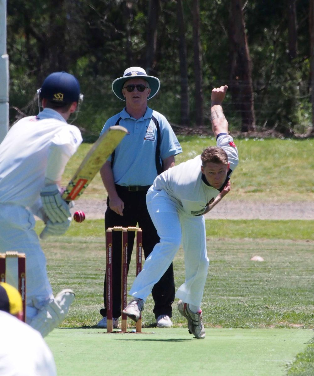 Late wickets boost for Hallora post image