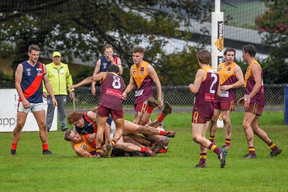 Football GFNL Drouin Vs. Bairsndale (Seniors) Q3 - 14.05.2022 post image