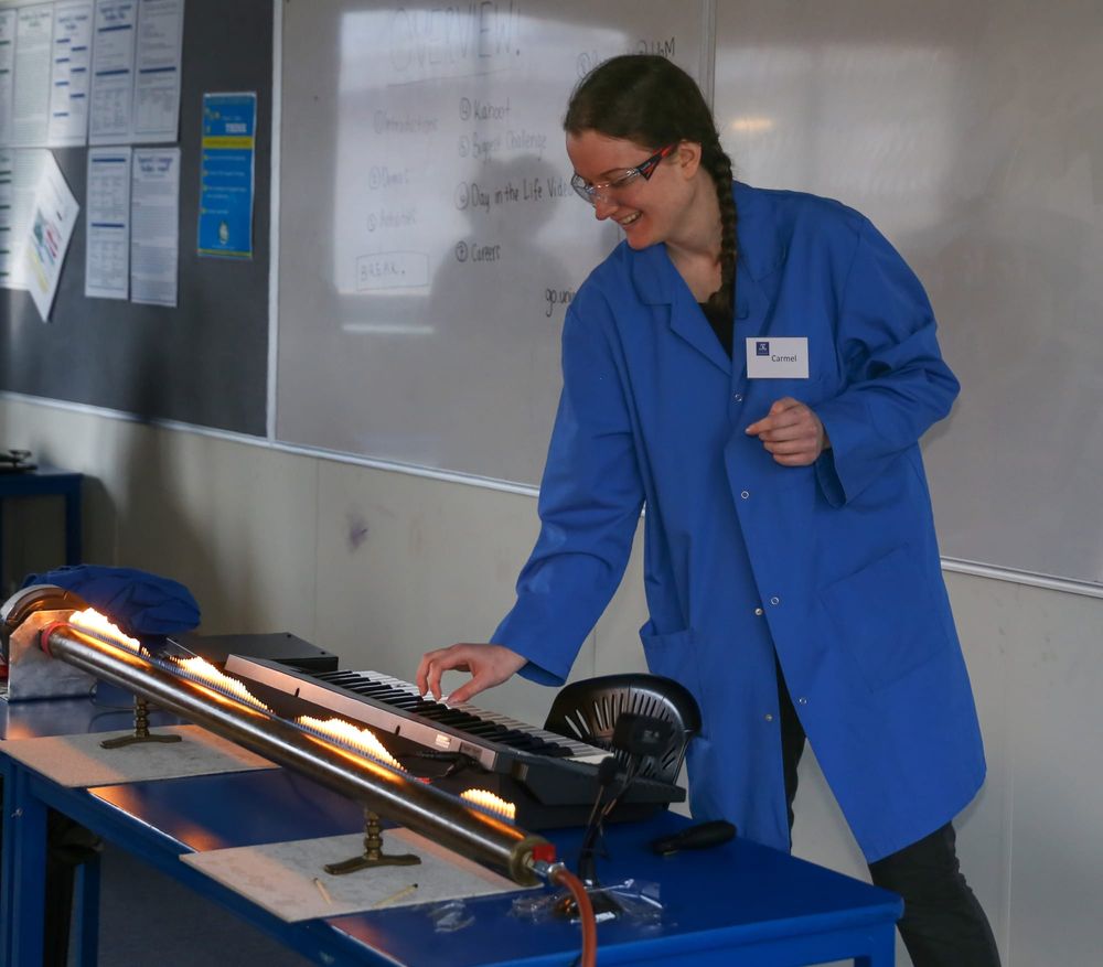 Roadshow brings experiments to life post image