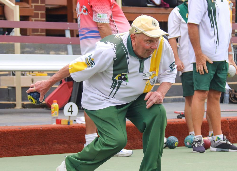 Disappointing day for Warragul bowlers post image