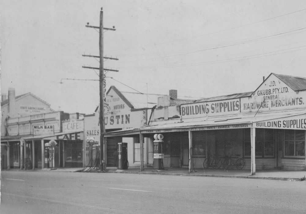 Snapshot of the past: Drouin Motors post image