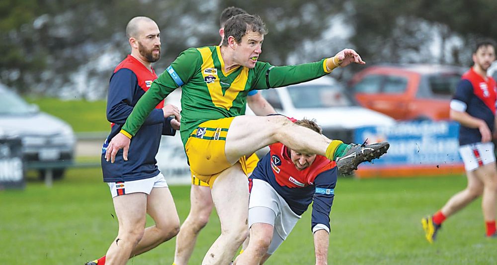 Rovers stand up to pressure in Mid Gippy footy post image