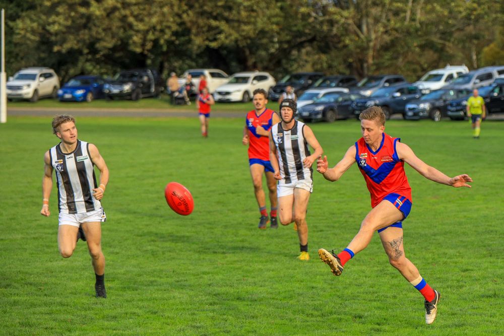 Top four sides meet in round five of Ellinbank footy post image