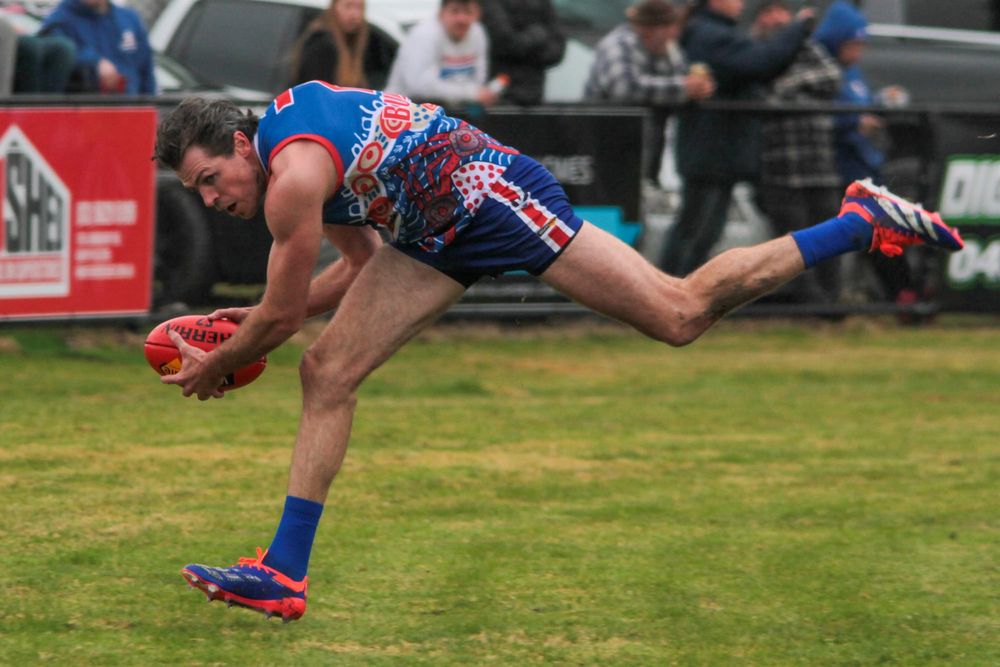 Stars spoil Bulldogs' party post image