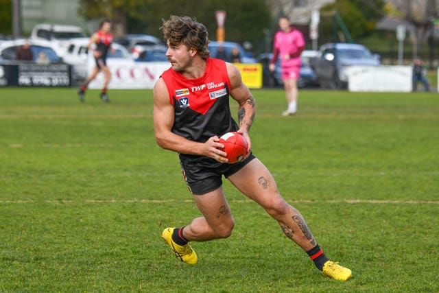 Football GL Seniors Q1 - Warragul Vs. Traralgon - 22.06.2024 post image