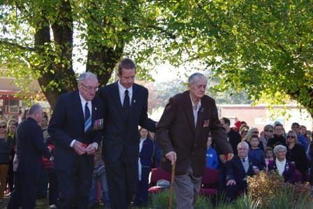 Crowds turn out for Anzacs post image