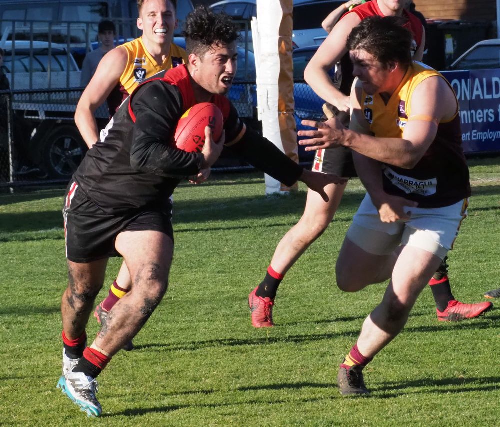 Lang Lang to battle Buln at Caldermeade Rd, Ellinbank secure prized signature of former junior for 2021 post image
