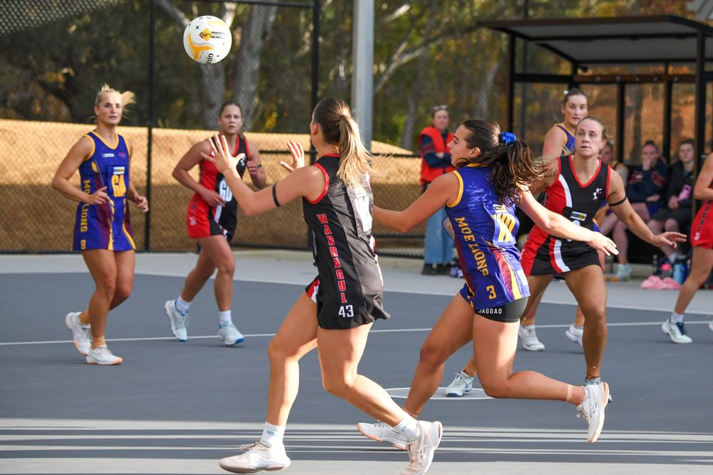 Top two sides battle in Gippsland League netball post image