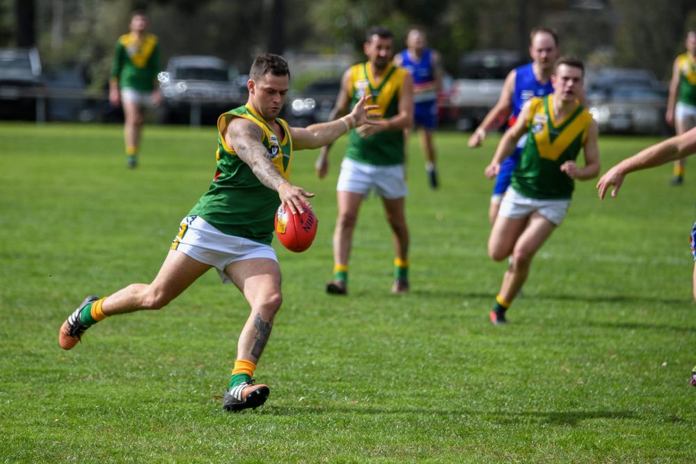 Injured Hill End host MDU to stay on top of Mid Gippsland ladder post image