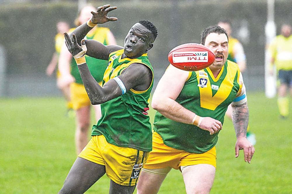 Blues win but drop out of top six in Mid Gippsland footy post image