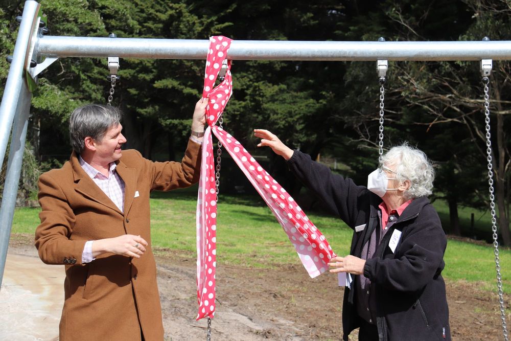 Tetoora Road community swings into new outdoor area post image