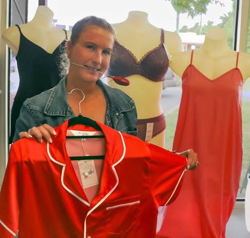 Curves and Kisses - 07.02.2023 post image