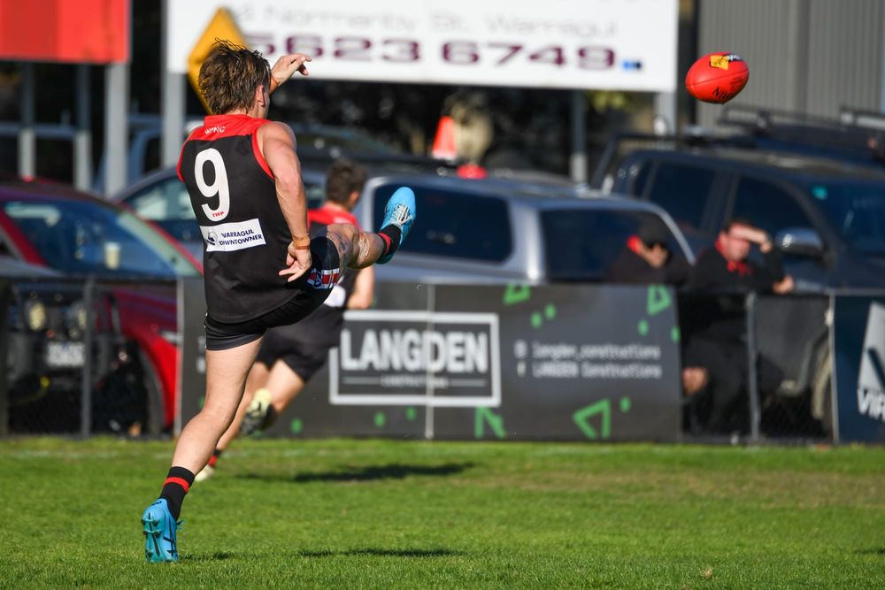 Gulls go down in night battle post image