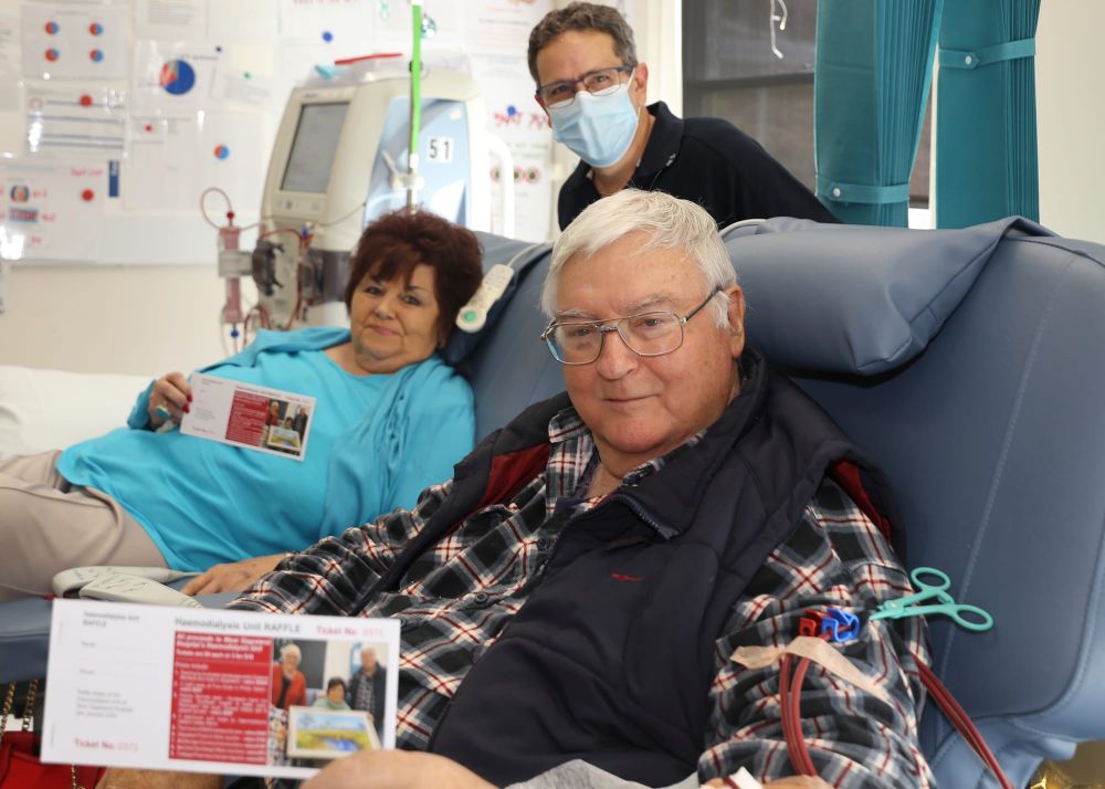 Patients organise raffle for haemodialysis unit post image