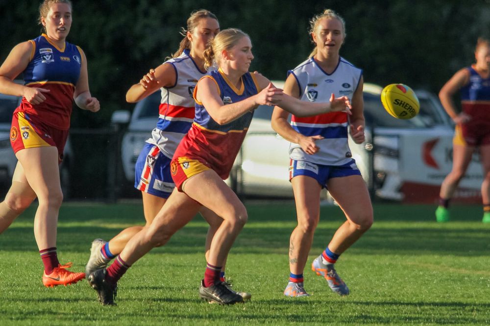 Dusties claim thumping win under lights post image