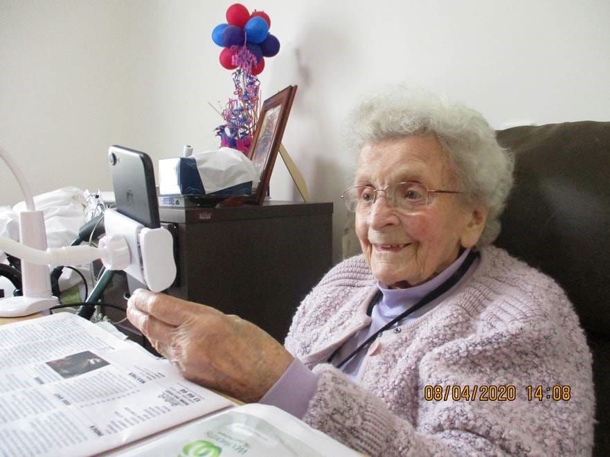 Lyrebird resident Jessie Reilly adapts to new technology during virus outbreak post image