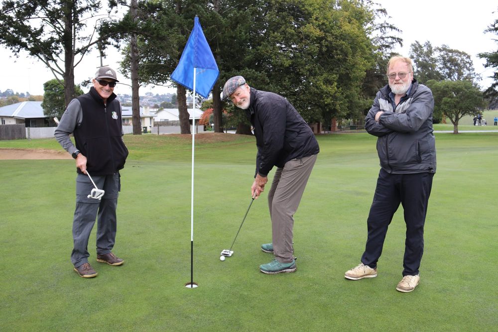 Hitting the golf course for charity in Warragul post image