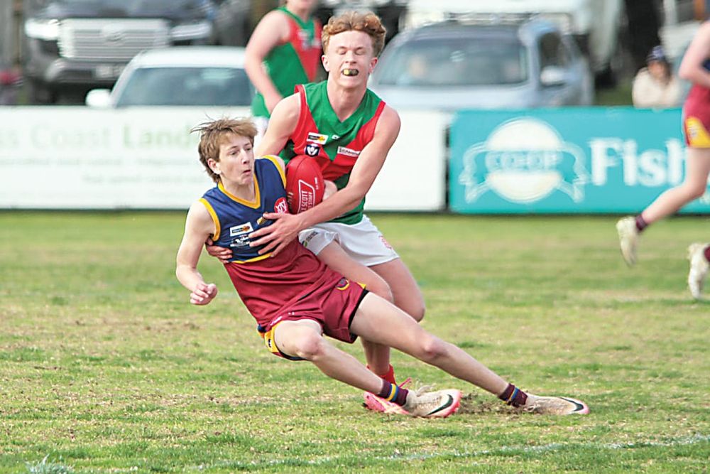 Dusties do it tough in dour win post image