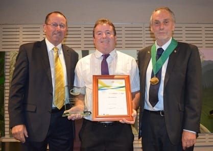 Mick wins citizen award post image