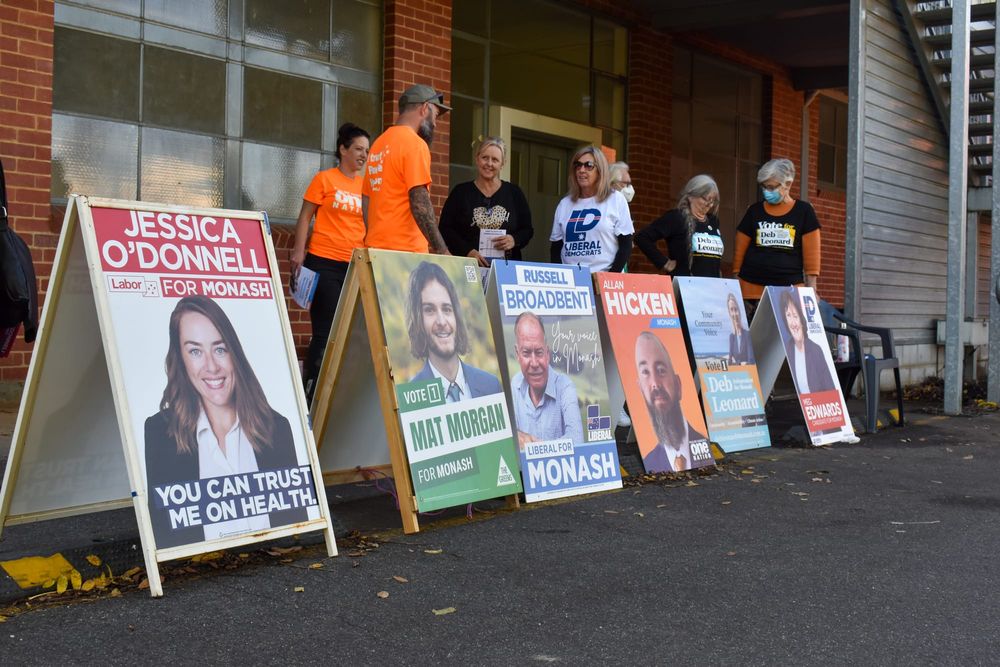 Final race for votes post image