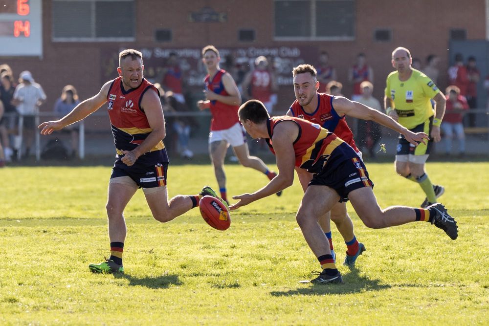 Poor Buln kicking gifts game to Longwarry post image