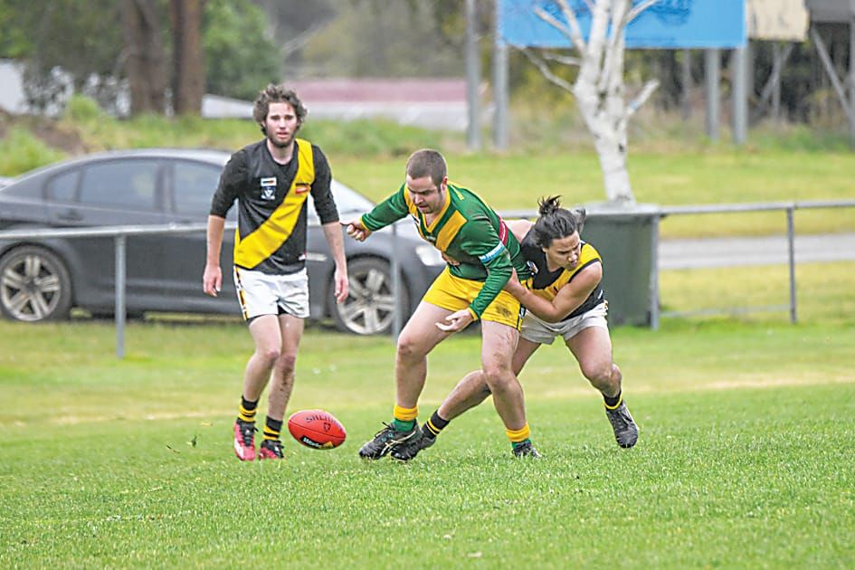Yinnar battle Foster for place in Mid Gippsland grand final post image