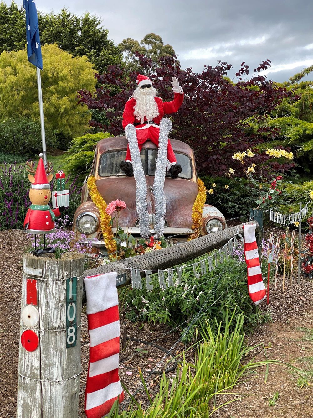 Santa display damaged post image