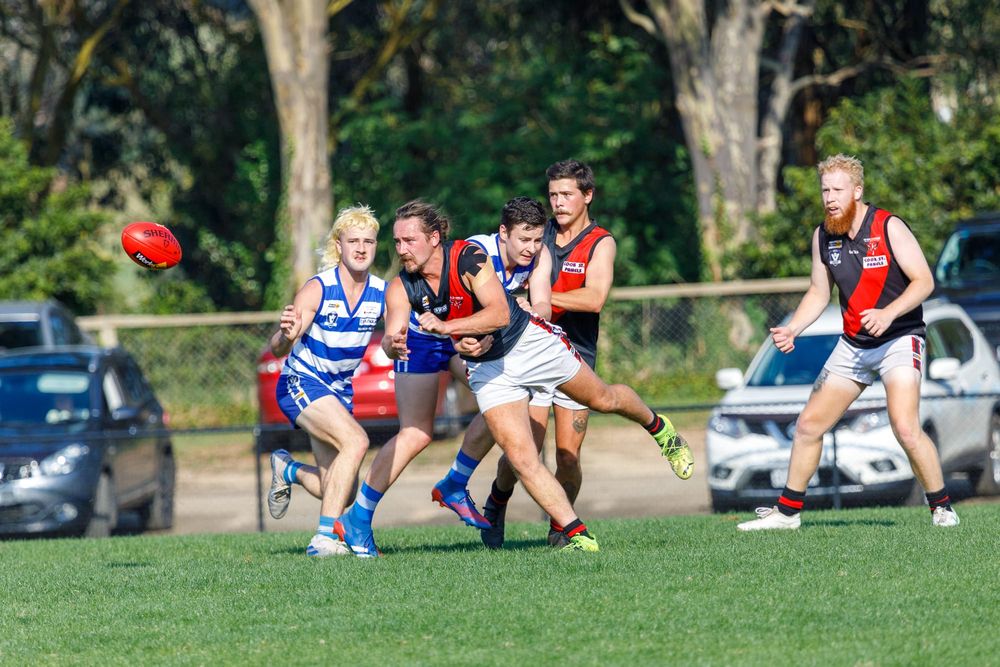Ellinbank District teams jostle for top spots in round four post image