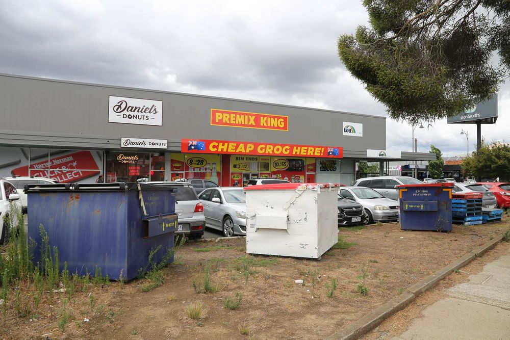 Nothing shire can do about unsightly bins, pallets post image
