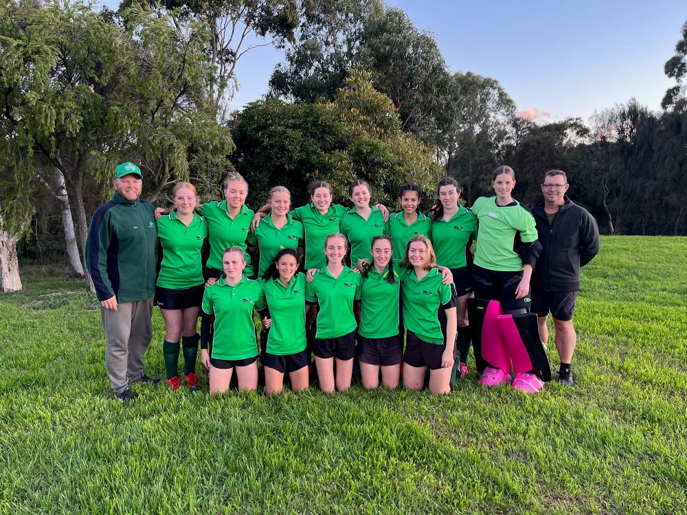 Hockey girls win gold at country championships post image