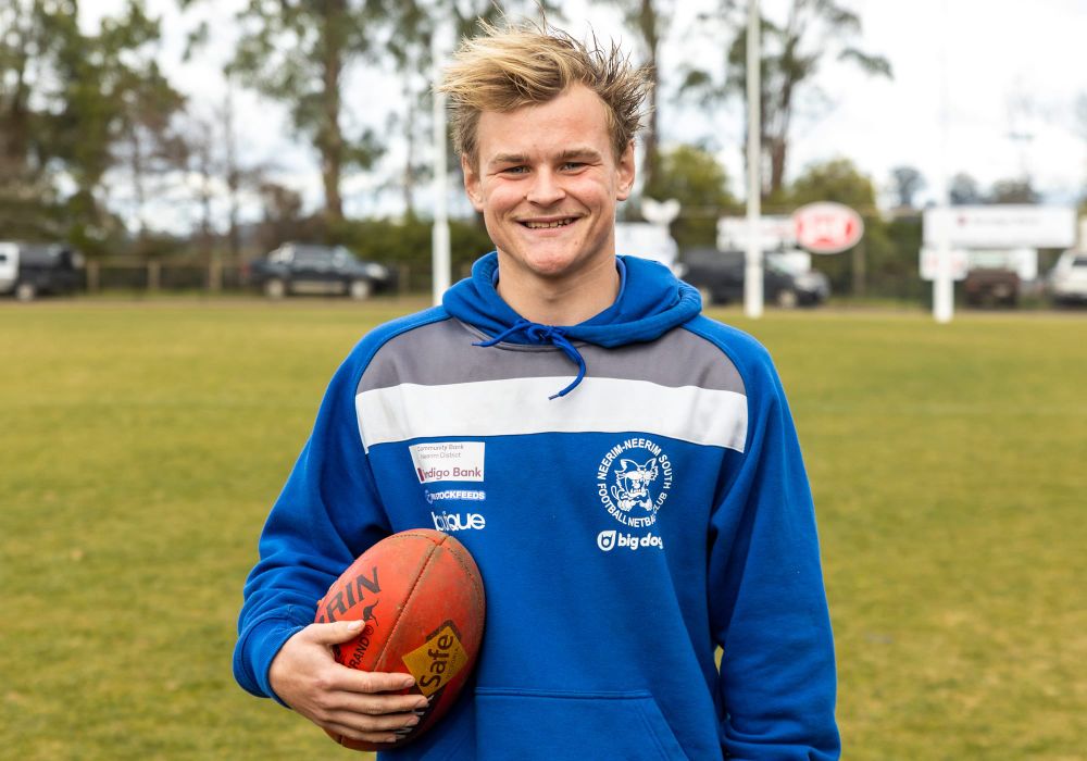 Roberts kicks 100 post image