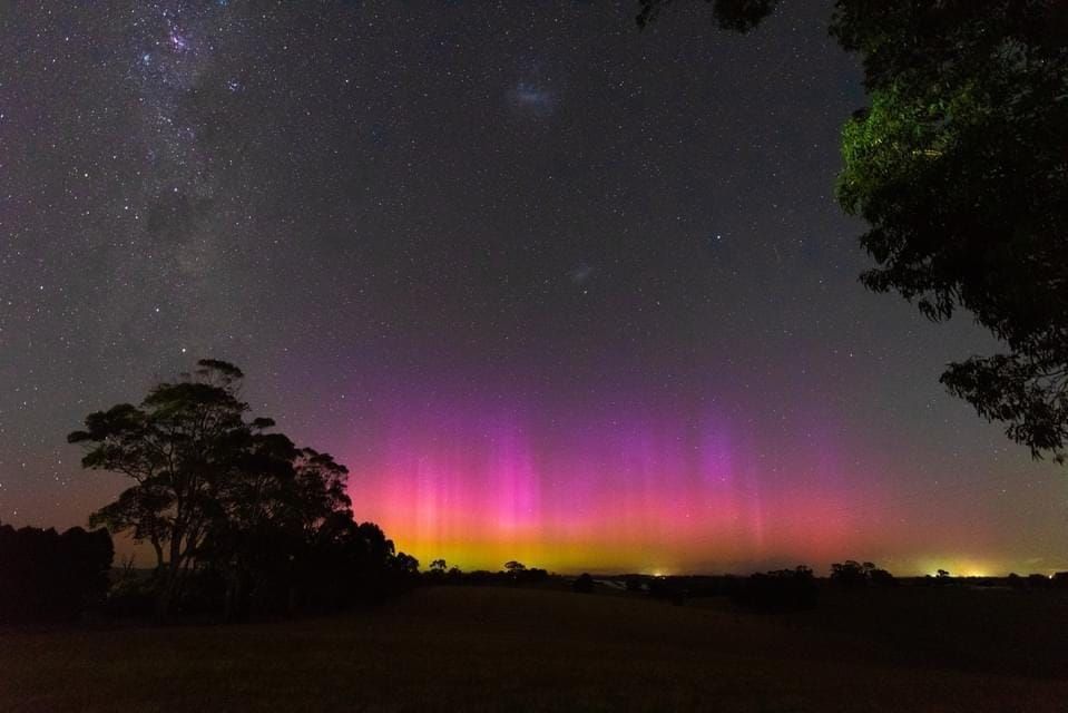 Amazing Aurora dazzles in Lardner night sky post image