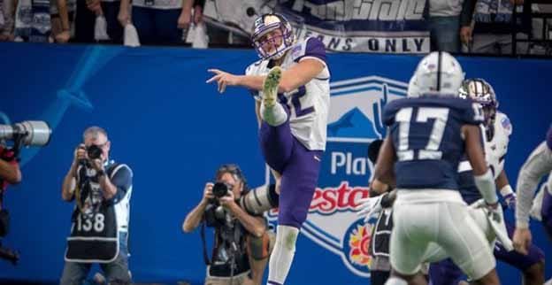 Joel punts to title post image