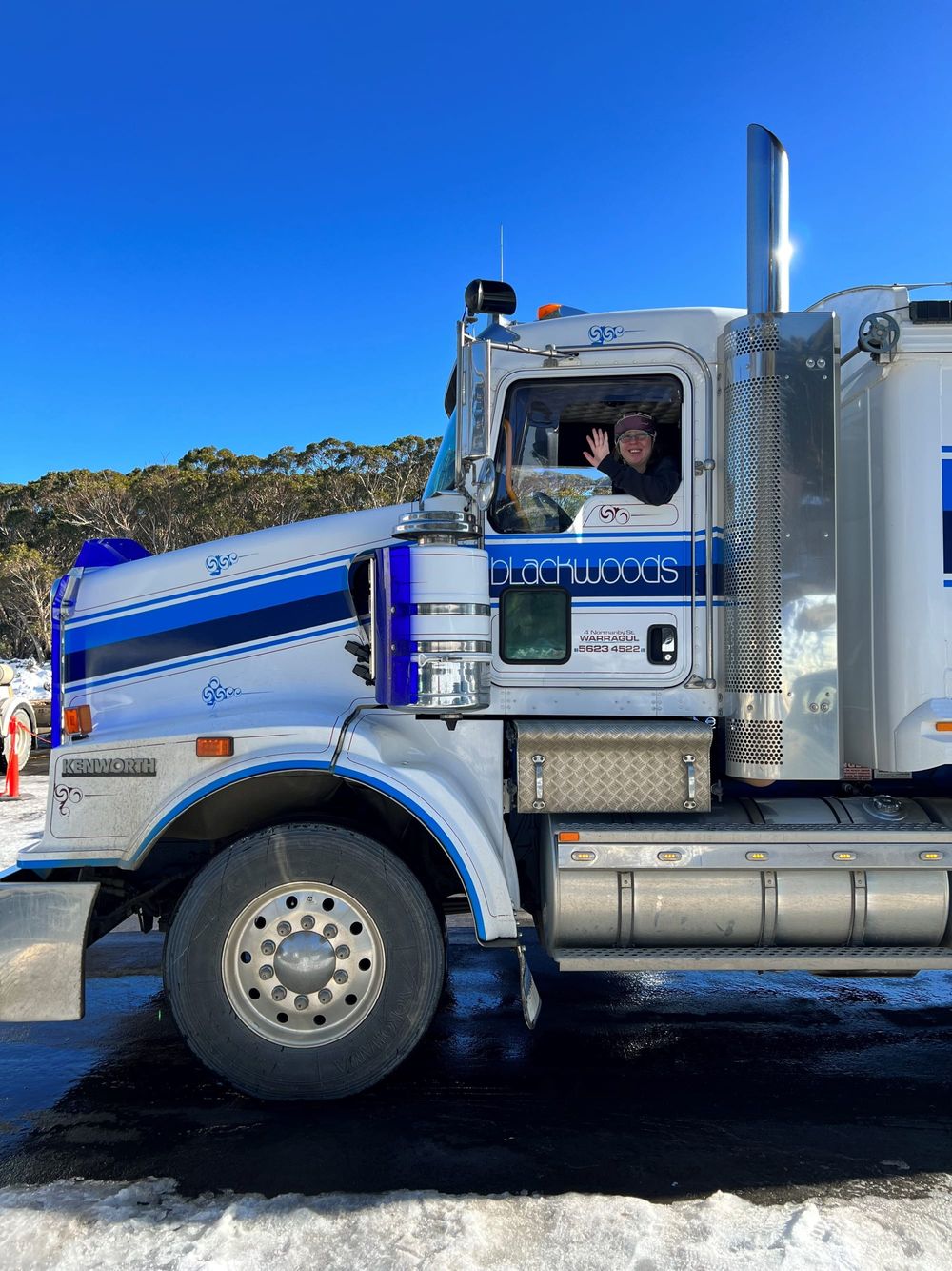 Joint effort delivers snow to Warragul post image