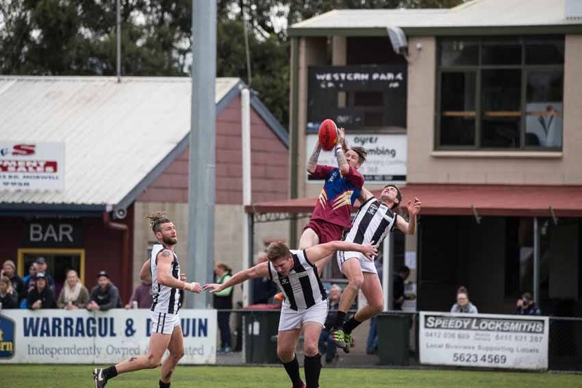 Gulls and Hawks battle for top five post image
