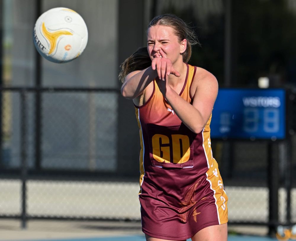 Rivals meet in round one post image