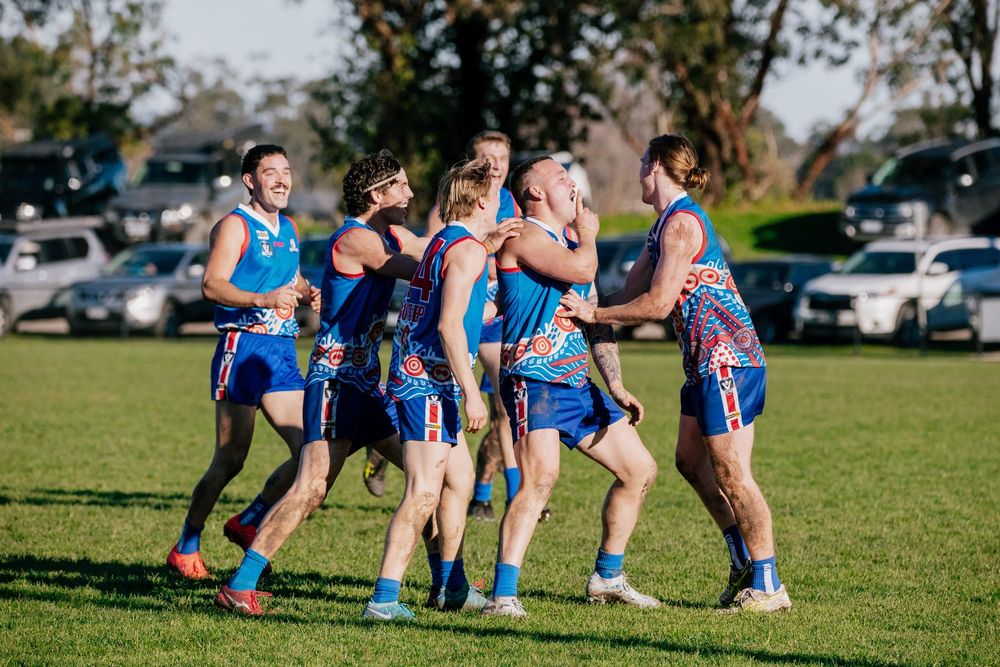 Bulldogs brush off Eagles post image