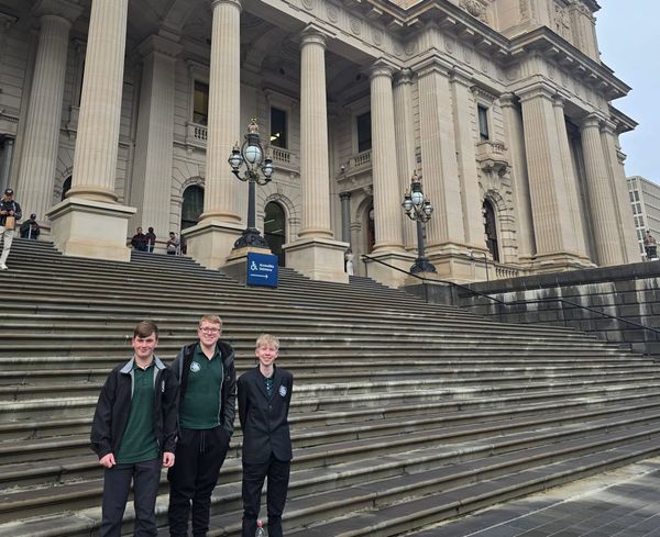 Students head to Parliament post image