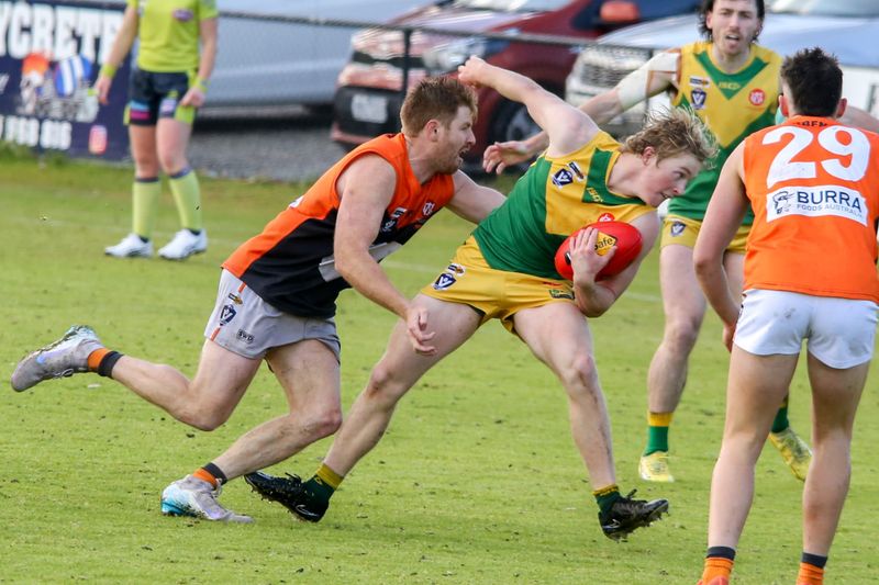 Stars scrap past Giants post image