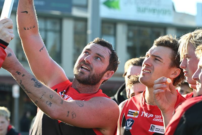 Stewart's sublime six subdues Sale post image