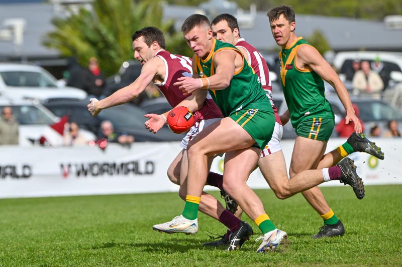 Premier Parrots maul Maroons post image