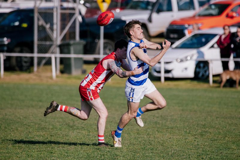 Top teams tussle in Ellinbank and District football post image