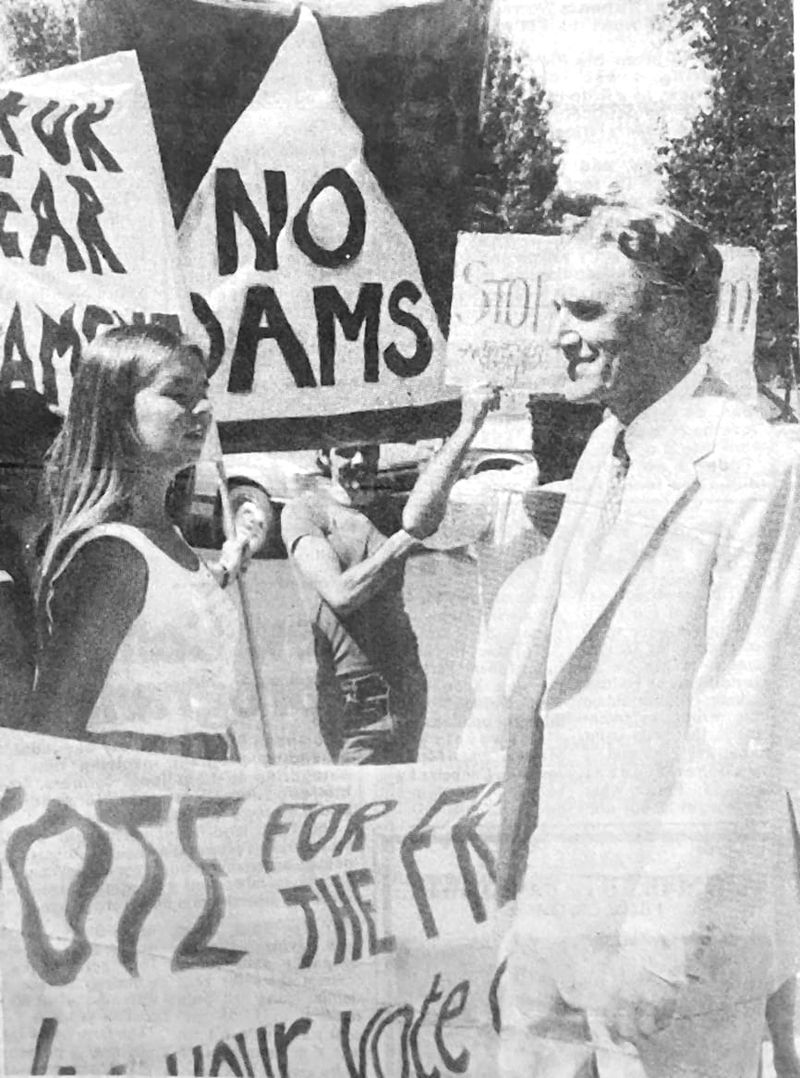 Snapshot of the past - Prime Minister Malcolm Fraser in Warragul post image