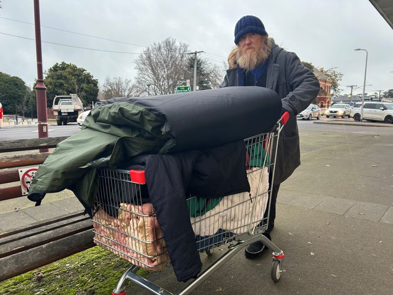 Red creates a shelter on the streets post image