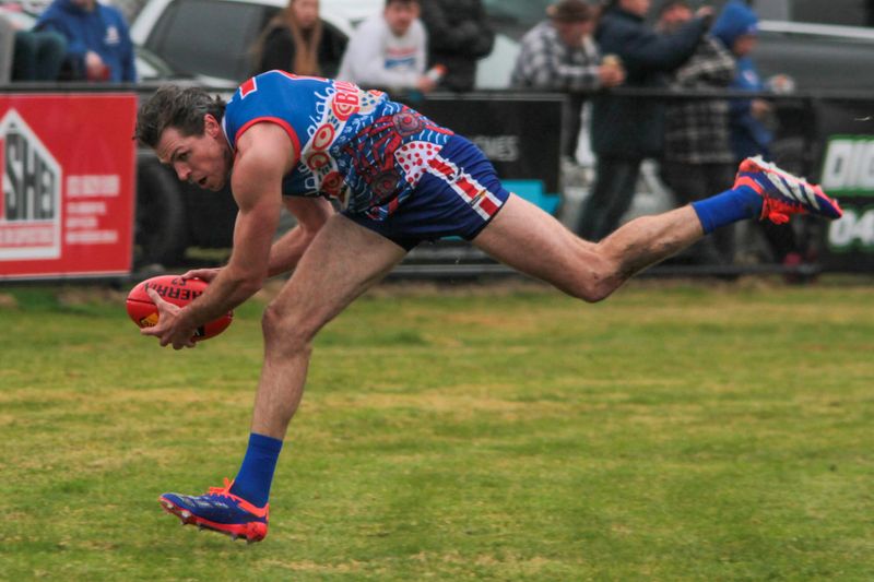 Stars spoil Bulldogs' party post image